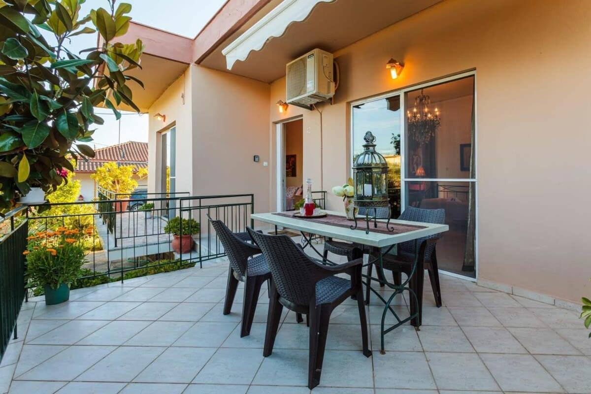 Stylish Seaside Home - Fully Equipped, Big Terrace Kalamata Bagian luar foto
