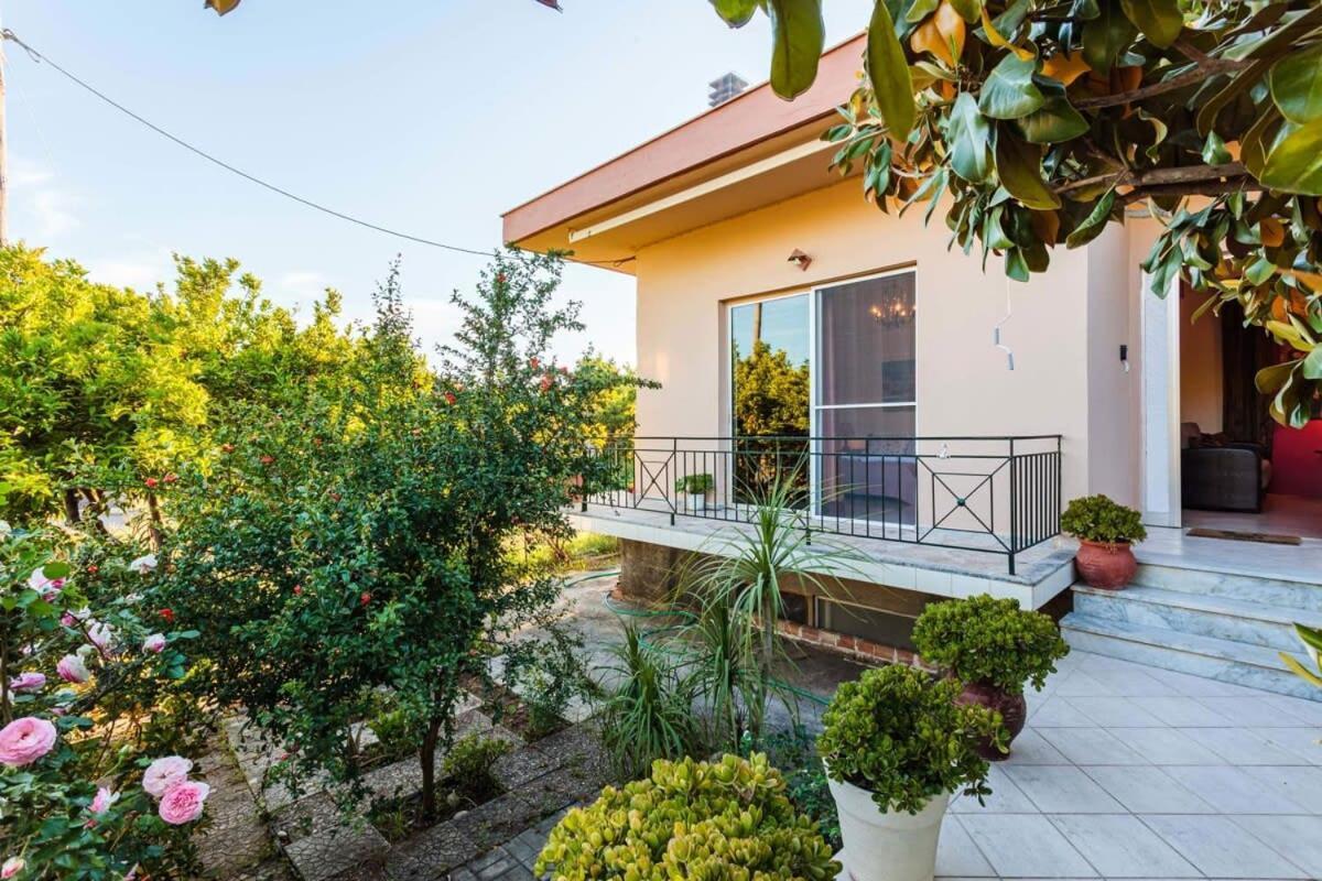 Stylish Seaside Home - Fully Equipped, Big Terrace Kalamata Bagian luar foto