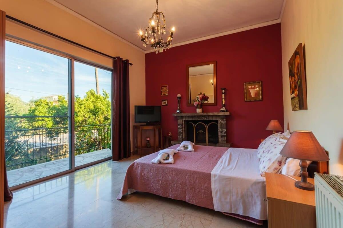 Stylish Seaside Home - Fully Equipped, Big Terrace Kalamata Bagian luar foto
