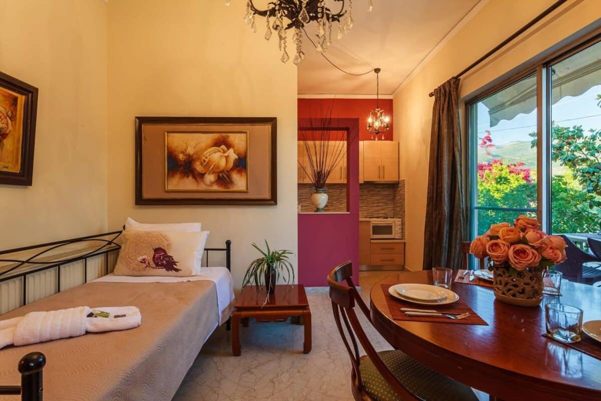 Stylish Seaside Home - Fully Equipped, Big Terrace Kalamata Bagian luar foto
