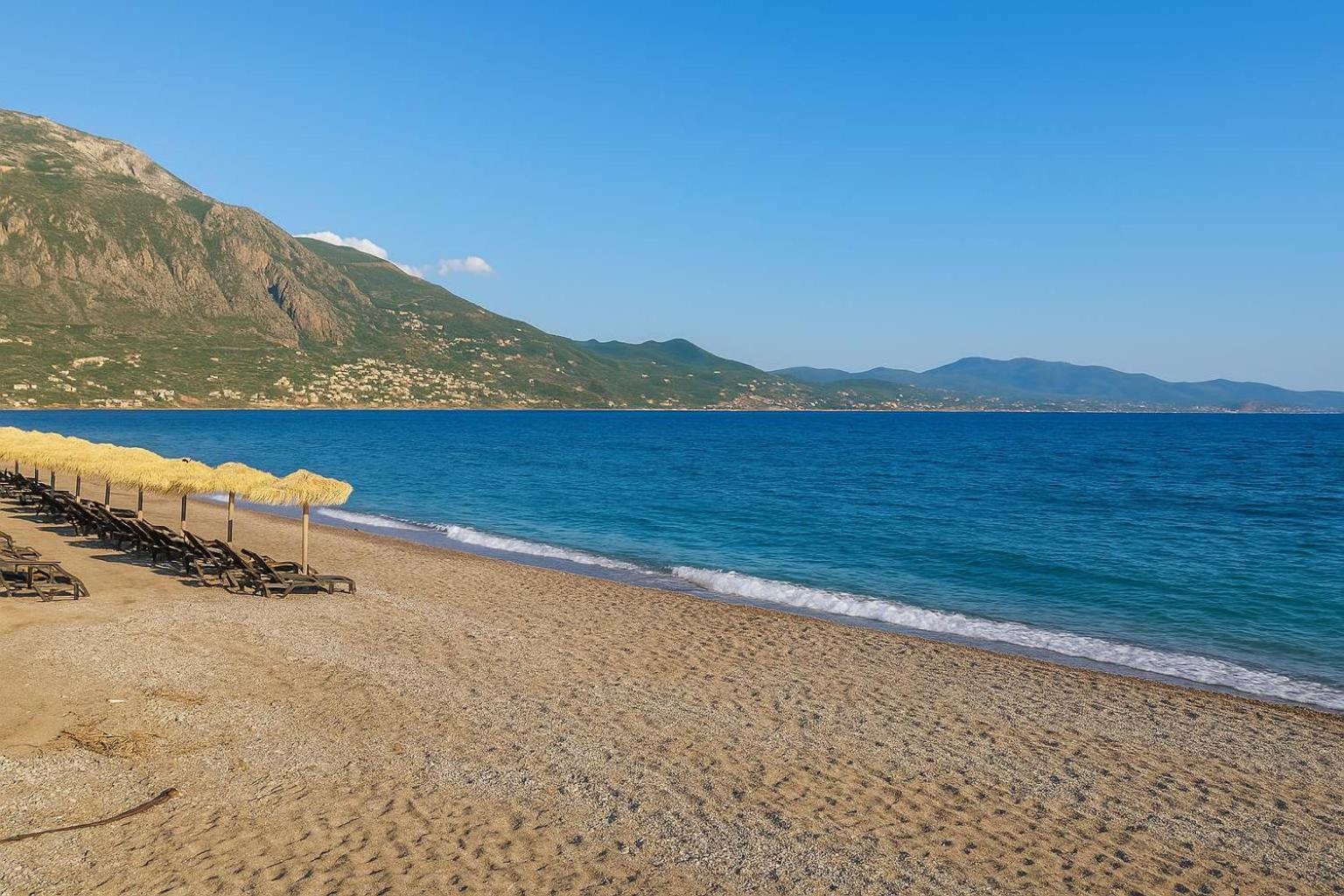 Stylish Seaside Home - Fully Equipped, Big Terrace Kalamata Bagian luar foto